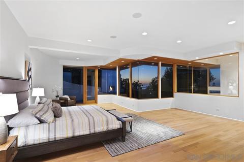 7510 Hillside Dr, La Jolla, CA 92037 photo 17