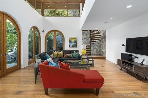 7510 Hillside Dr, La Jolla, CA 92037 photo 15