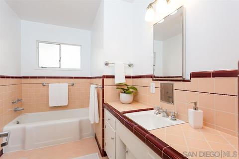 4374 Middlesex Dr, San Diego, CA 92116 photo 15