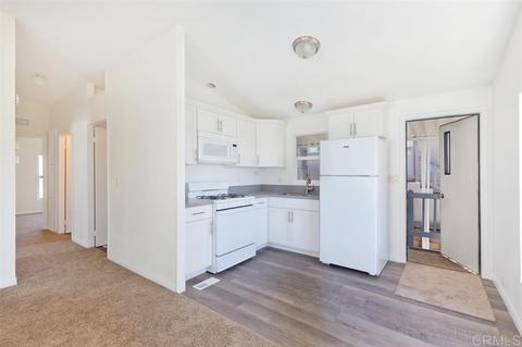 300 Thornton #11, El Cajon, CA 92021 photo 4