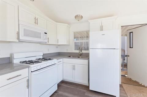 300 Thornton #11, El Cajon, CA 92021 photo 2