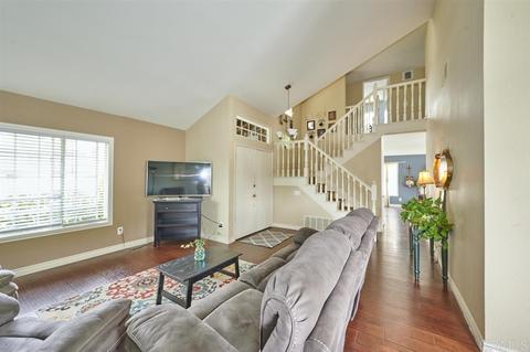 3586 Hatfield Cir, Oceanside, CA 92056 photo 4