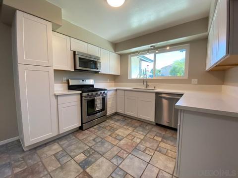 3253 Camarillo Ave, Oceanside, CA 92056 photo 3