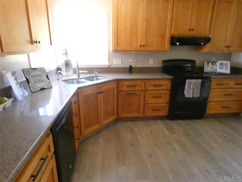 665 Sunset Dr, Vista, CA 92081 photo 5