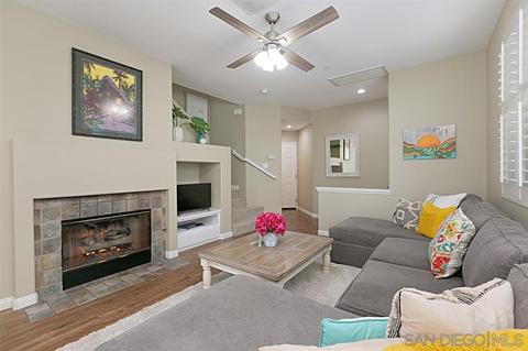 689 Sweet Pea Pl, Encinitas, CA 92024 photo 2