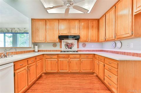 673 Crescent Dr, Chula Vista, CA 91911 photo 4