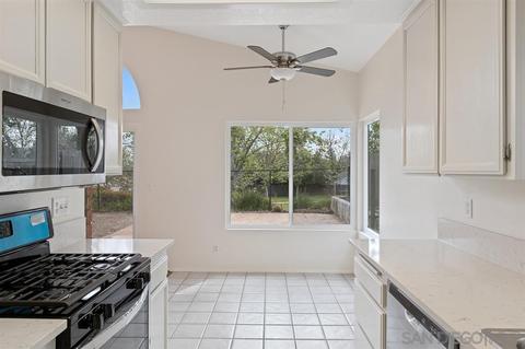 1923 Tecate Gln, Escondido, CA 92029 photo 12
