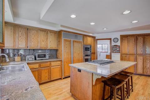 1604 Kings Way, Vista, CA 92084 photo 8