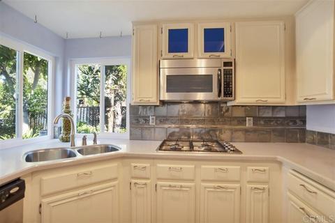 1872 Avenida Segovia, Oceanside, CA 92056 photo 4