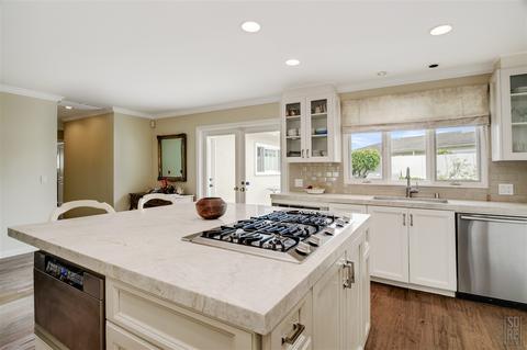 5526 Moonlight Ln, La Jolla, CA 92037 photo 12