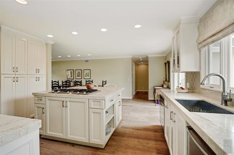 5526 Moonlight Ln, La Jolla, CA 92037 photo 11