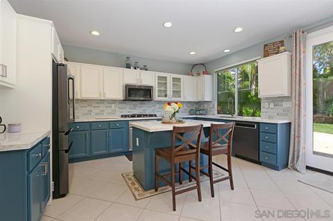 1108 Greenway Rd, Oceanside, CA 92057 photo 3