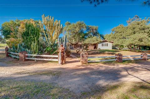 1300 Arnold Way, Alpine, CA 91901 photo 1