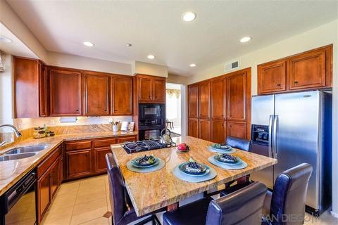1745 Fabled Waters Dr, Spring Valley, CA 91977 photo 3