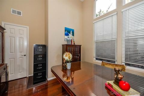 1745 Fabled Waters Dr, Spring Valley, CA 91977 photo 17