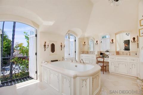 6121 Avenida Cresta, La Jolla, CA 92037 photo 20