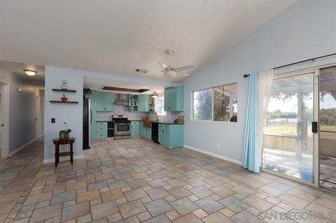 301 Mercedes Rd, Fallbrook, CA 92028 photo 3