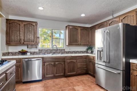 742 Sleeping Indian Rd, Oceanside, CA 92057 photo 9