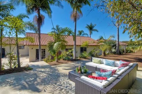 742 Sleeping Indian Rd, Oceanside, CA 92057 photo 3