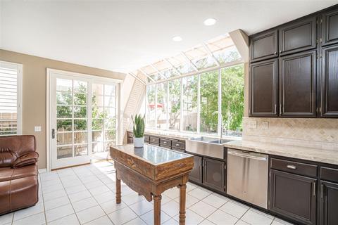 1580 Via Botero, Oceanside, CA 92056 photo 9