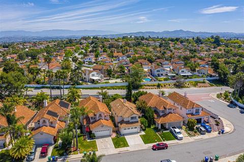 1580 Via Botero, Oceanside, CA 92056 photo 3