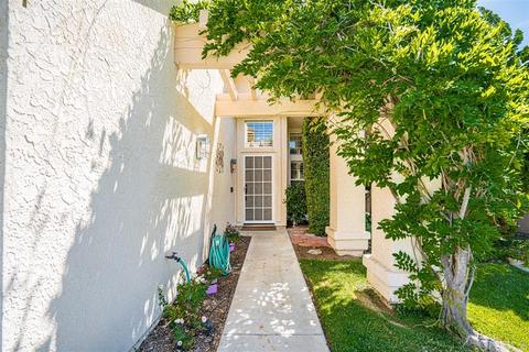 1580 Via Botero, Oceanside, CA 92056 photo 4