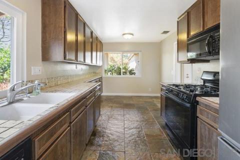 1825 Castle Gln, Escondido, CA 92029 photo 5