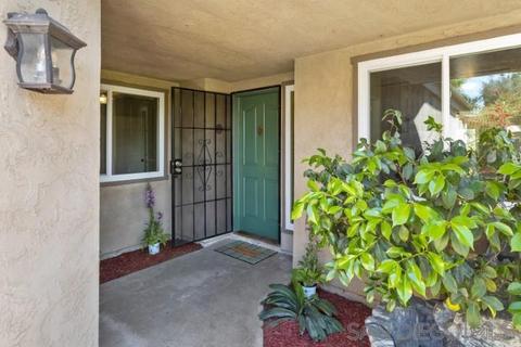 1825 Castle Gln, Escondido, CA 92029 photo 2