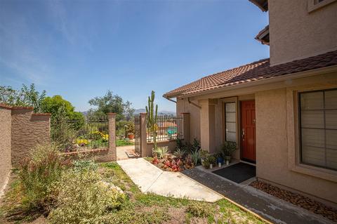 2311 Summerhill Dr, Encinitas, CA 92024 photo 2
