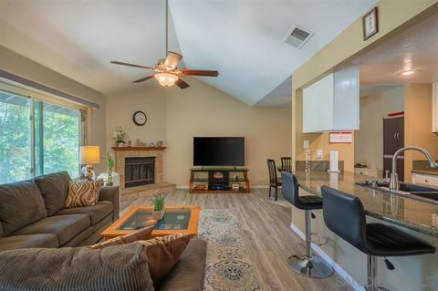355 Windy Ln, Vista, CA 92083 photo 4