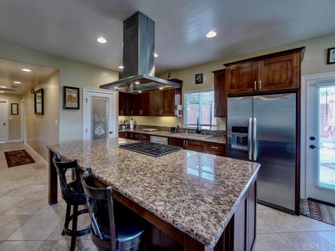 759 N Stage Coach Ln, Fallbrook, CA 92028 photo 2