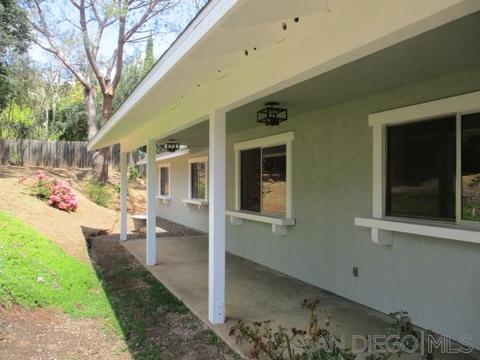 1610 Silver Tree Ln, Escondido, CA 92026 photo 11