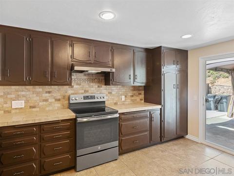 2100 Rockhoff Rd, Escondido, CA 92026 photo 13