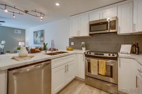 8268 Gilman Dr #11, La Jolla, CA 92037 photo 2