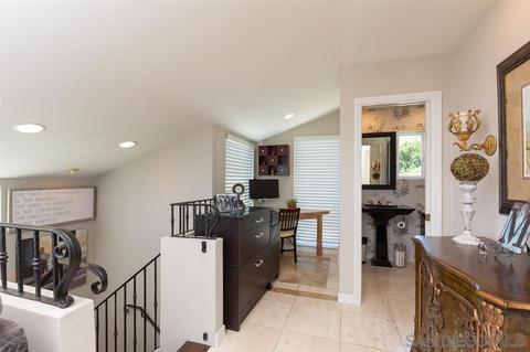 323 Shoemaker Ln, Solana Beach, CA 92075 photo 8
