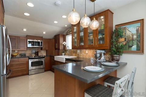 323 Shoemaker Ln, Solana Beach, CA 92075 photo 5