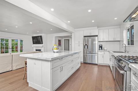 2691 Palomino Cir, La Jolla, CA 92037 photo 4