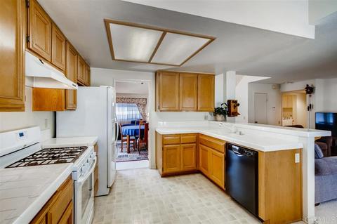 708 Thunderbird Dr, Oceanside, CA 92057 photo 5