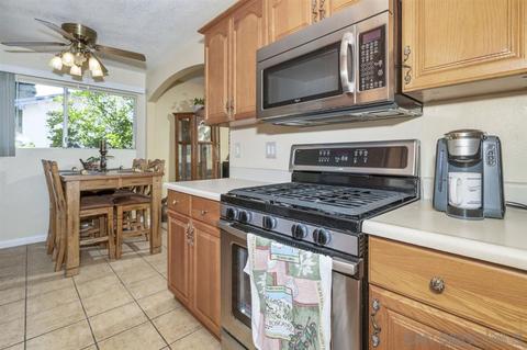 8960 New Seabury Dr, Santee, CA 92071 photo 3