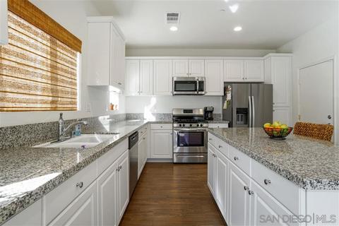 270 Oberlander Way, Fallbrook, CA 92028 photo 3