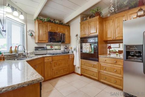 836 Wakefield Ct, El Cajon, CA 92020 photo 9