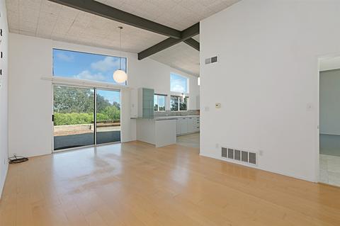 3143 Bremerton Pl, La Jolla, CA 92037 photo 4
