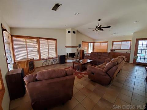 1590 Souvenir Dr, El Cajon, CA 92021 photo 5