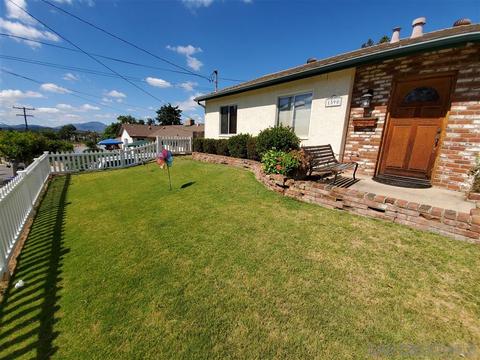 1590 Souvenir Dr, El Cajon, CA 92021 photo 2