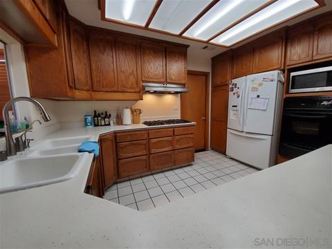 1590 Souvenir Dr, El Cajon, CA 92021 photo 4