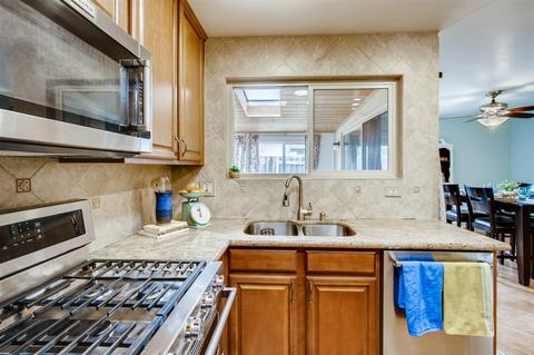629 Shadowtree Dr, Oceanside, CA 92058 photo 11