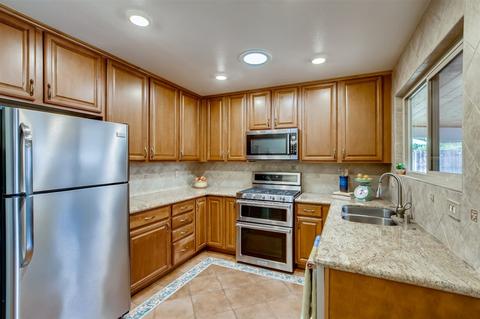 629 Shadowtree Dr, Oceanside, CA 92058 photo 9