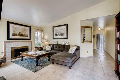 629 Shadowtree Dr, Oceanside, CA 92058 photo 4