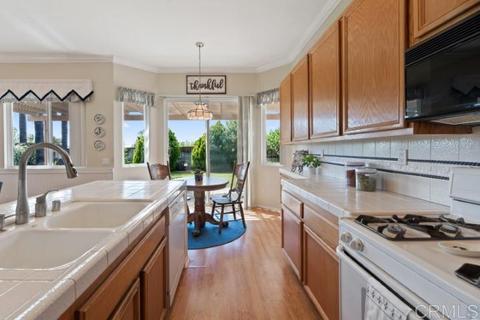 5672 Dartmoor Cir, Oceanside, CA 92057 photo 9