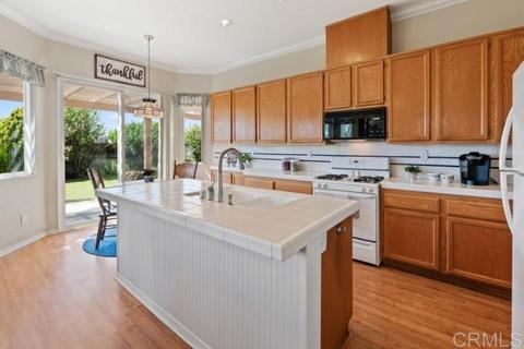 5672 Dartmoor Cir, Oceanside, CA 92057 photo 8